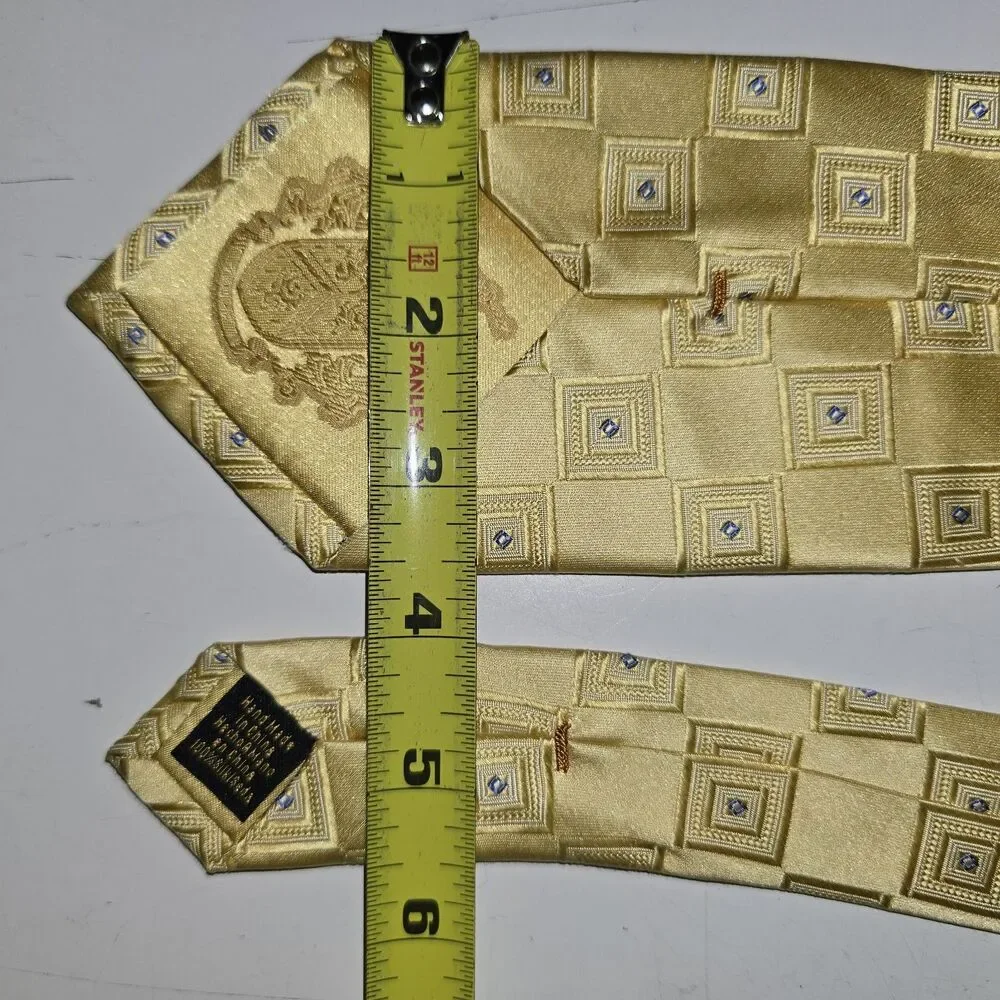 DONALD J. TRUMP Signature Collection 100%Silk Necktie Tie Gold Yellow 60 Inches